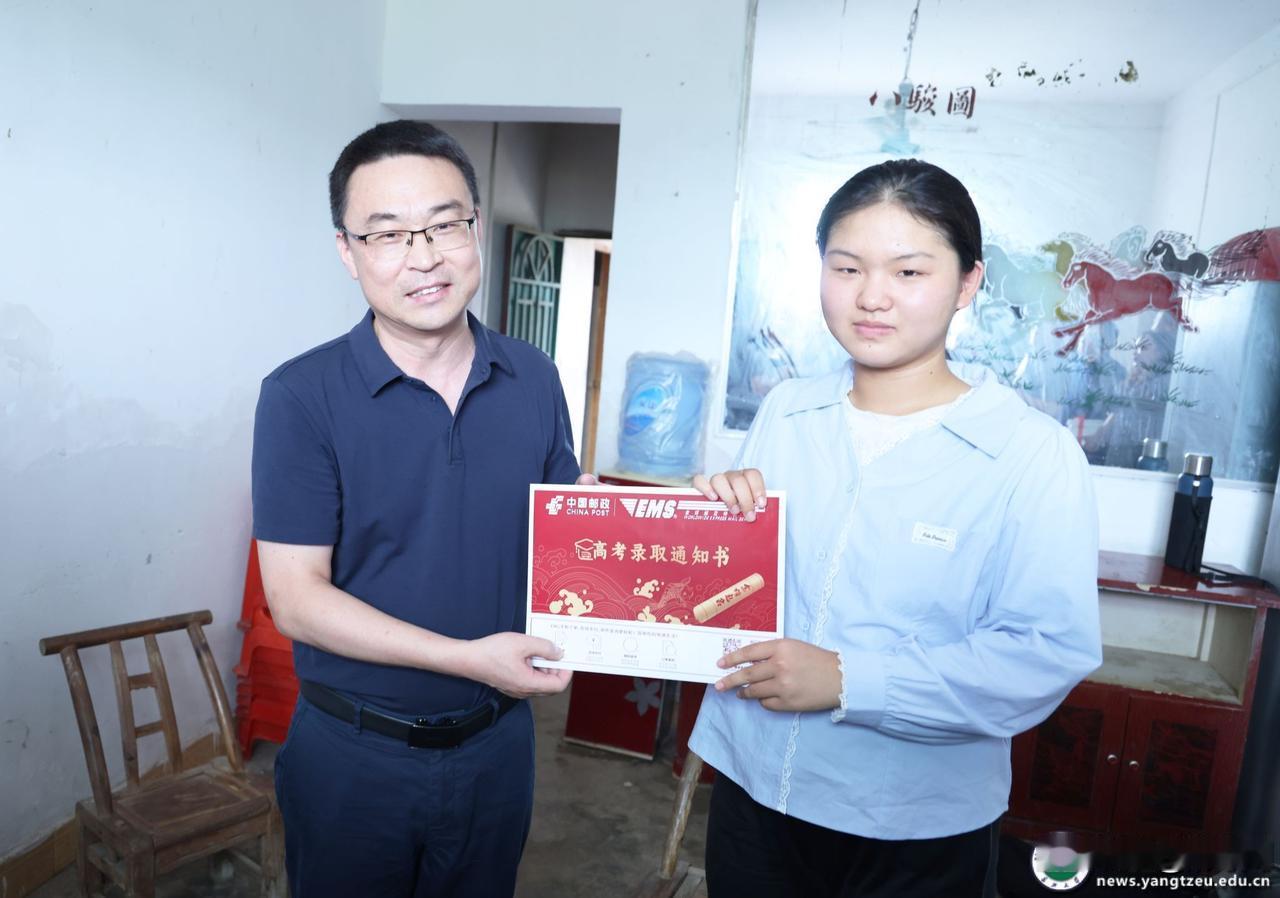 全网破防！18岁孤女高考564分，至亲全部离世，却主动婉拒数万捐款
 
别人家孩