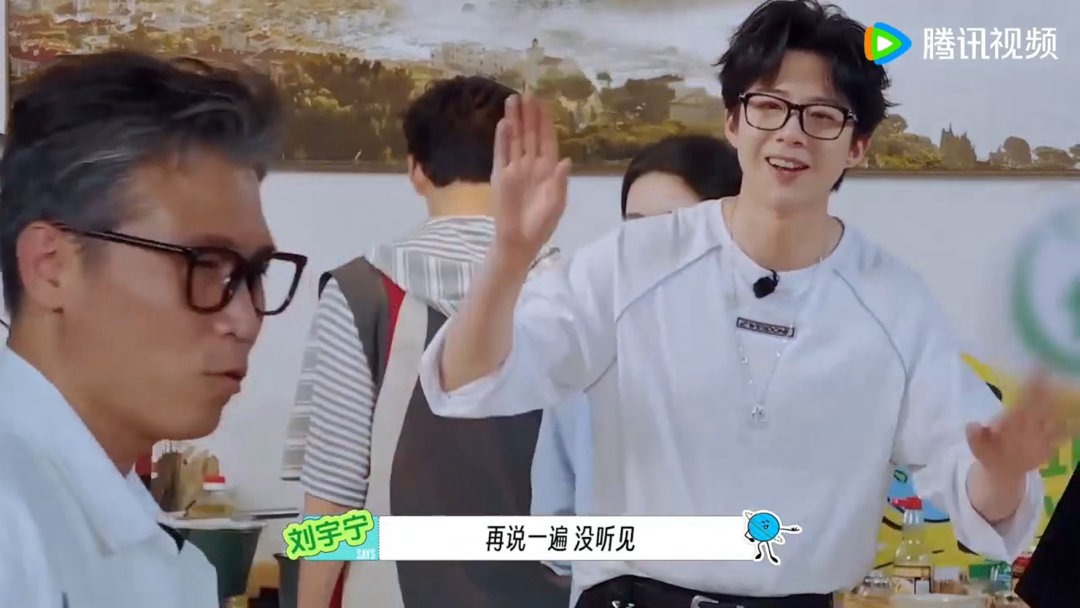 “宇宁可怎么办啊！游戏玩得也好，菜做得也好，歌唱得也好，戏演得也好，综艺感还满满