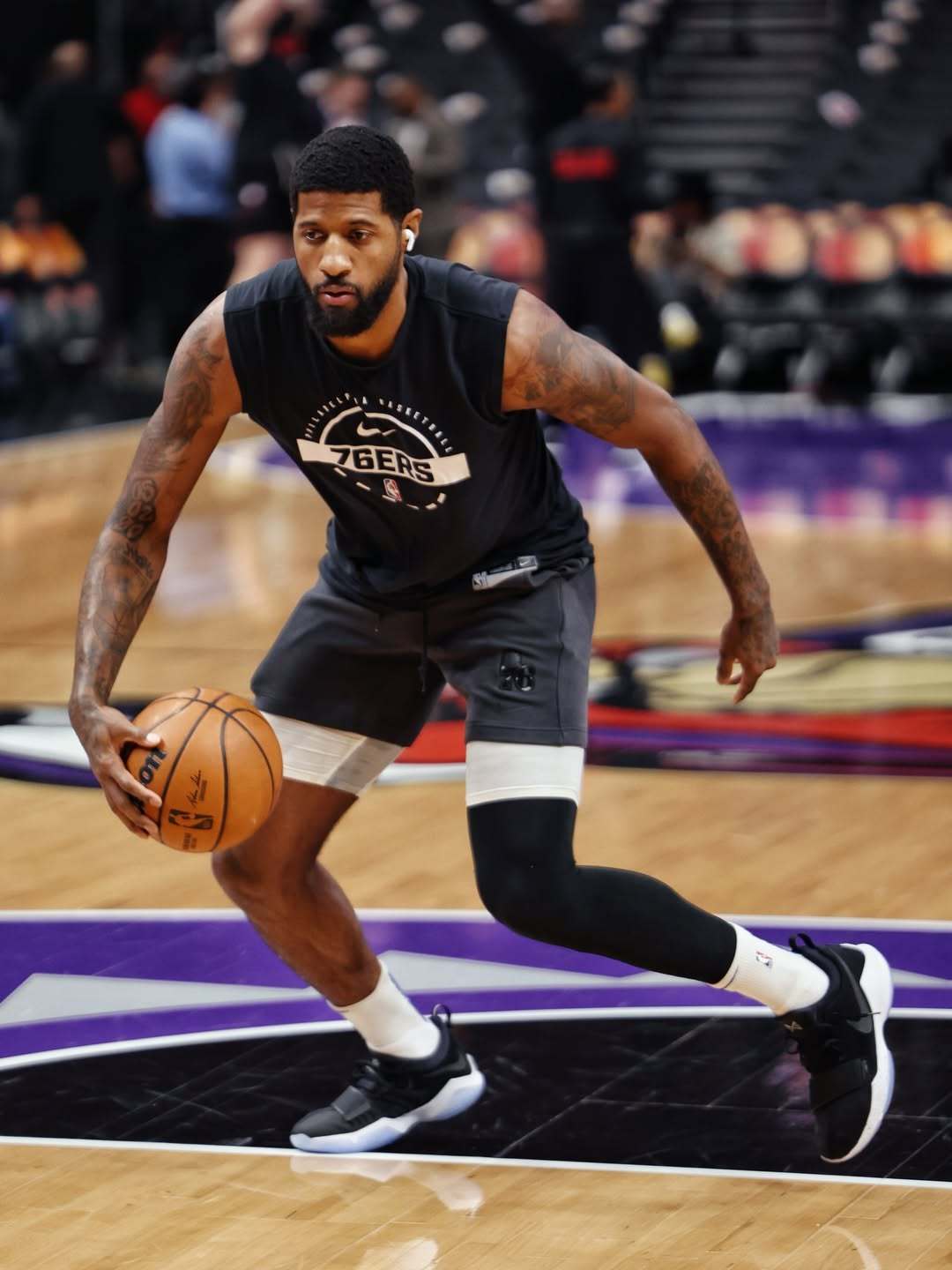 来自球鞋摄影师分享！保罗·乔治早前对阵猛龙队赛前热身时上脚了一双Nike PG1