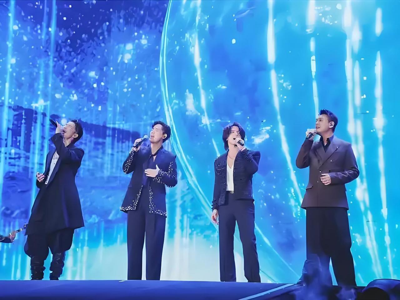 2025年9月18日，台媒曝F4巡回演唱会计划暂停，原因直指成员朱孝天。他在直播