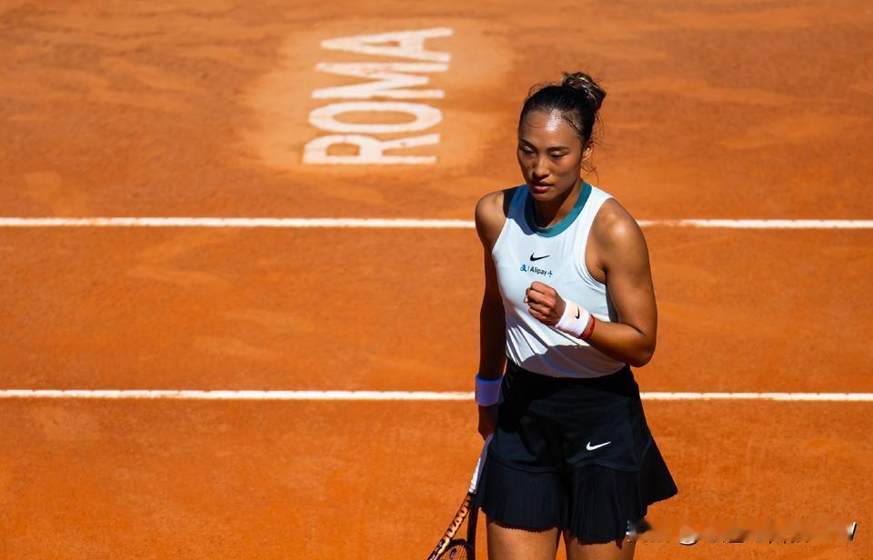 郑钦文的比赛今天几点？

2025WTA1000罗马站第三轮，8号种子中国🇨?