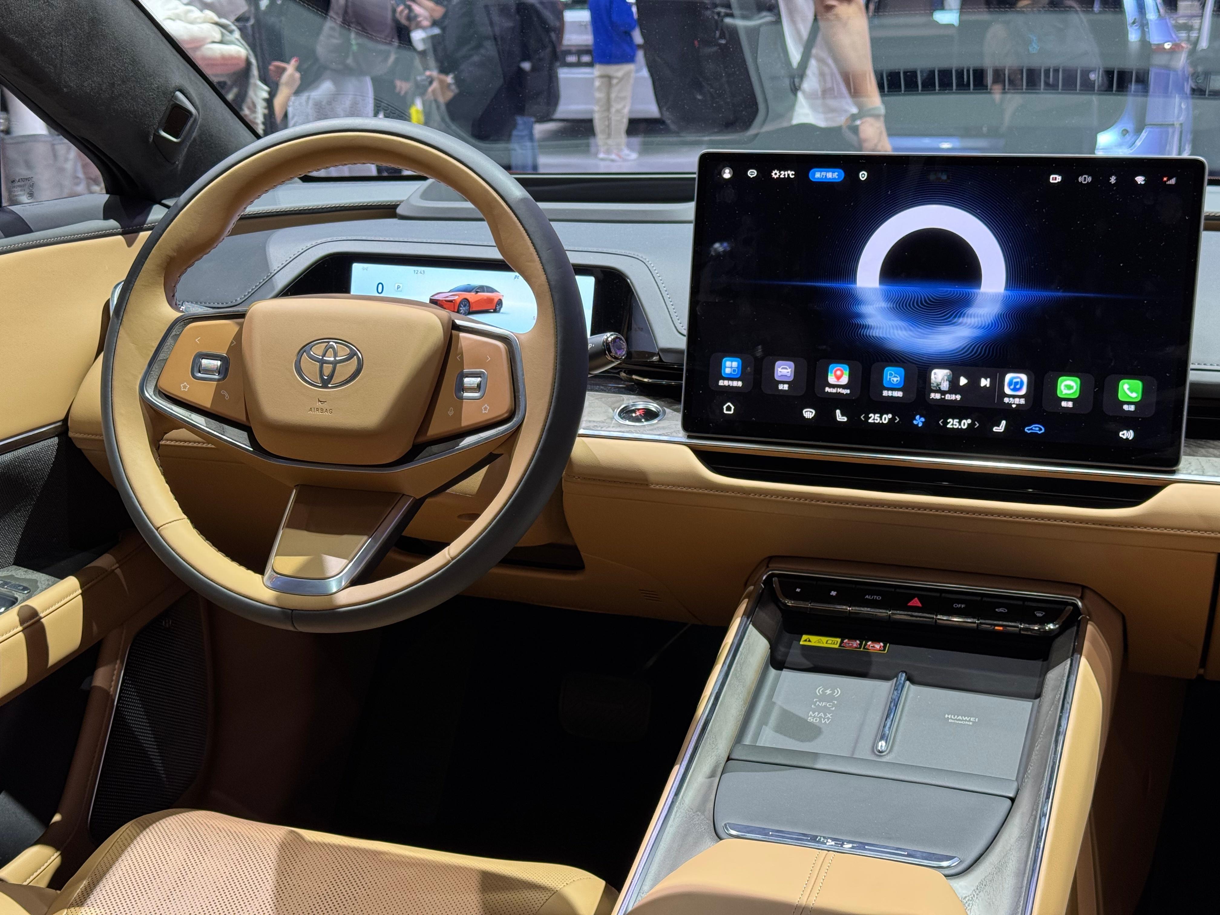 广州车展这两天刷屏最狠的，真的是铂智7了。不止国内媒体、大V在打卡，连老外都凑过