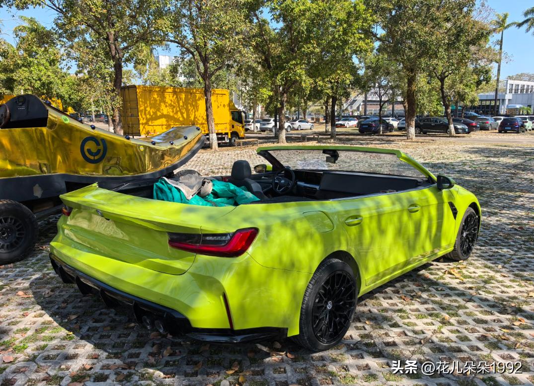 宝马加长版见多了，加宽的宝马你见过吗？
去年UNO珠海赛道日，在珠海赛车场里面，