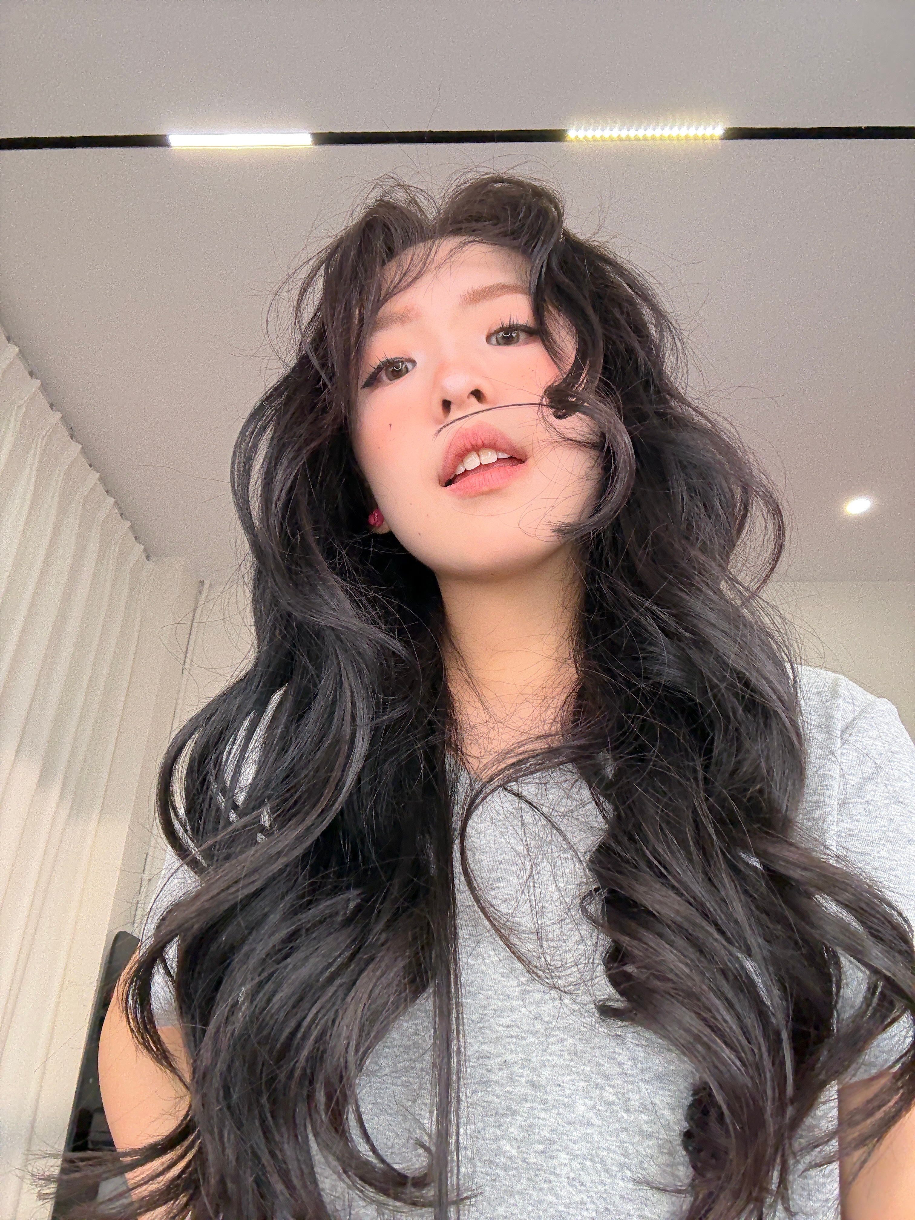 妆容+发型 明天十二点Quoyee见 ​​​