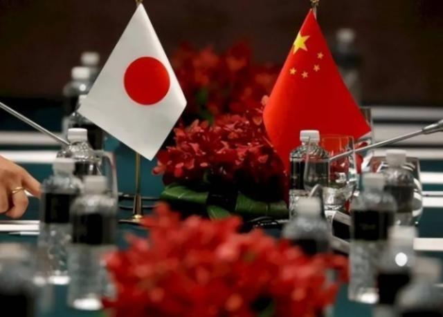 俄罗斯顶尖的国际问题专家看完日本连夜往九州运导弹的新闻，对着卫星通讯社的镜头沉默
