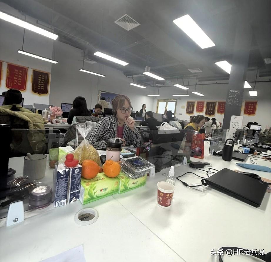 果然还是hr最了解hr[捂脸]之前公司的一个88年的hr经理失业在家大概有一年时