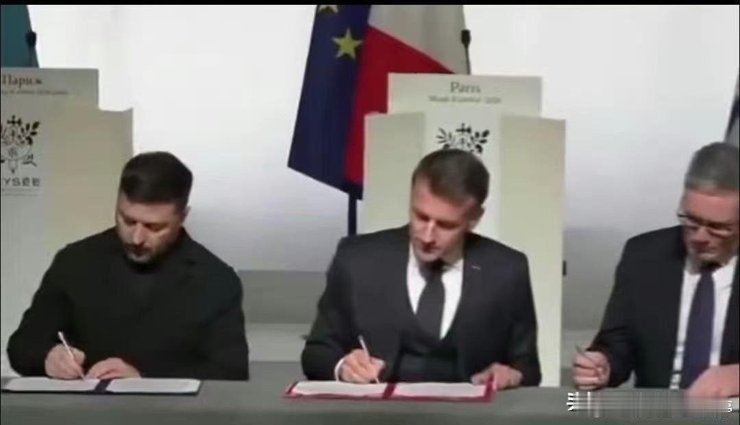 1月6日乌克兰总统泽连斯基在巴黎会见了“自愿联盟”各国领导人，讨论战后乌克兰的安