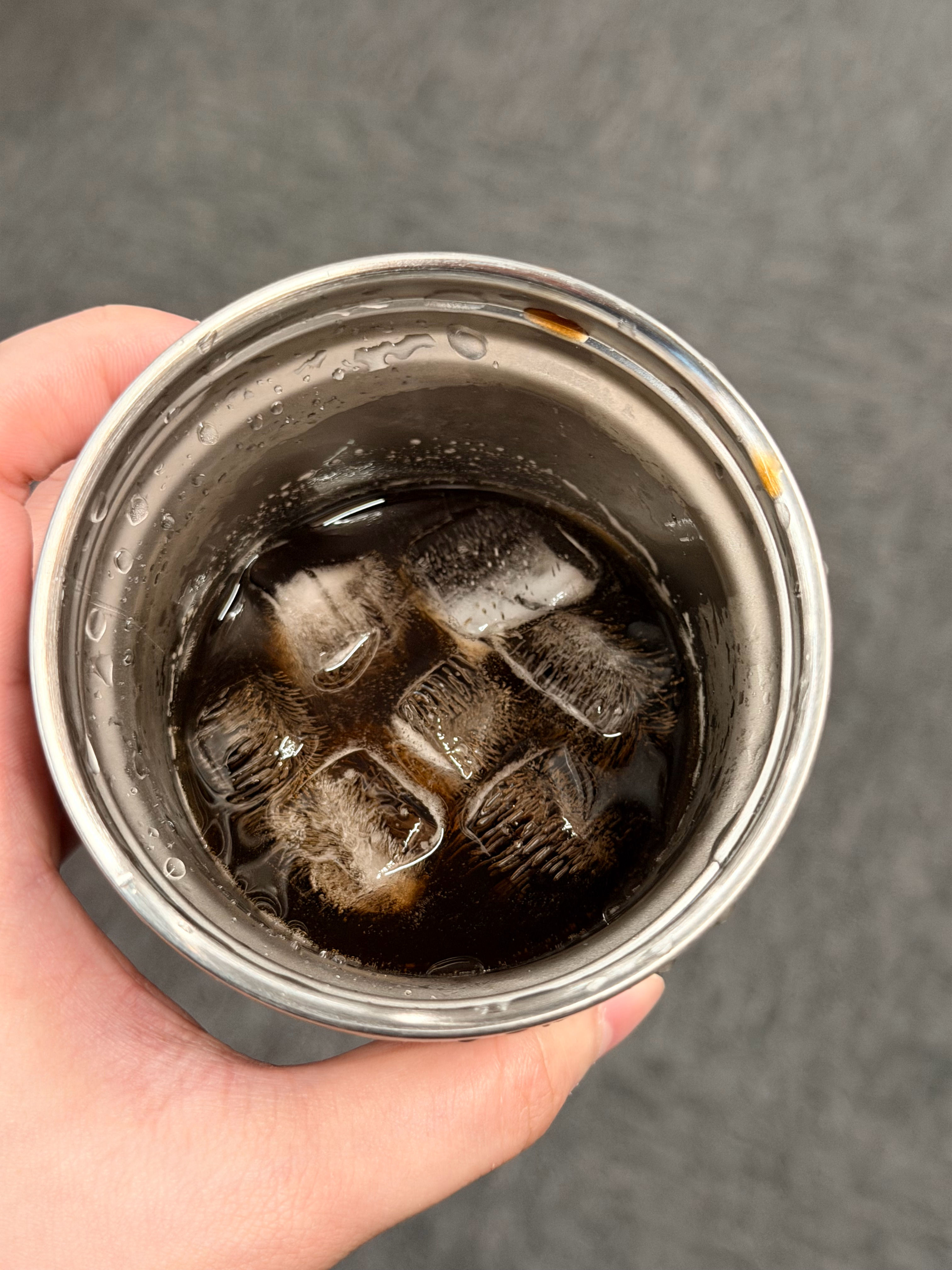 睡得少和睡得晚哪个更伤身体 昨天晚上两点睡觉八点起床的我看见这条热搜的我碎了睡得