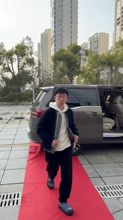 火星又整新活儿了  火星找个嘴也这么有梗  火星嘴强爆梗之夜在线猜艺人的“嘴”，