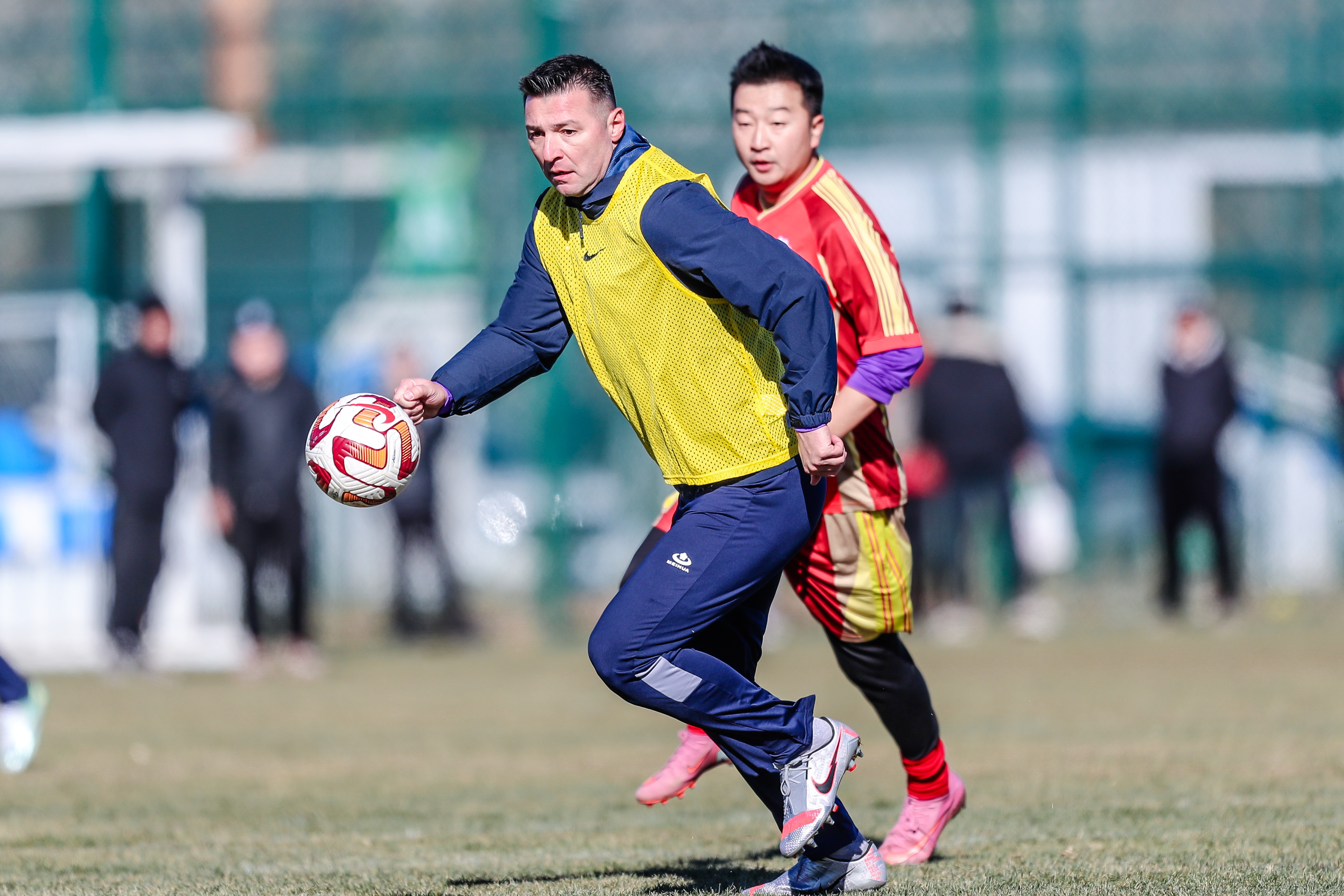 完成合练 状态正佳！今天中午，天津老甲A队在恒骏足球训练基地进行了出征2025中