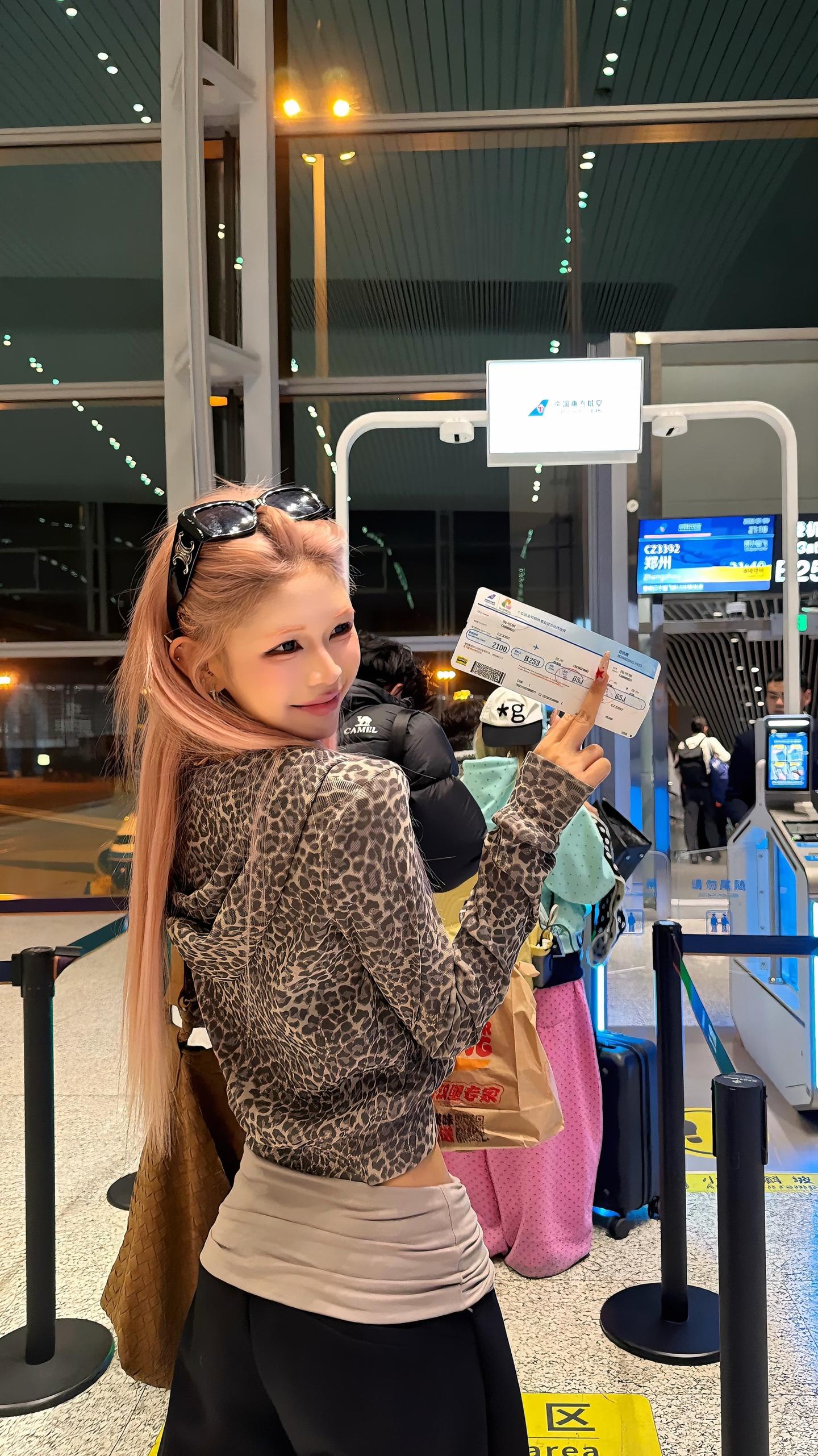 人不会同时有钱 有时间 有心情 差不多就出发吧