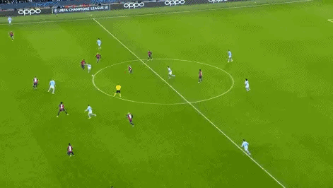 哈兰德的跑位是不是故意的？[what]不故意，也诡异，曲线走位搞死人。