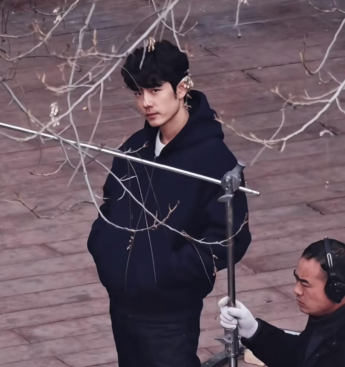 听我一句劝，别被肖战的小作文感动了，他的《小城良方》根本不是喜剧，一点都不喜，看