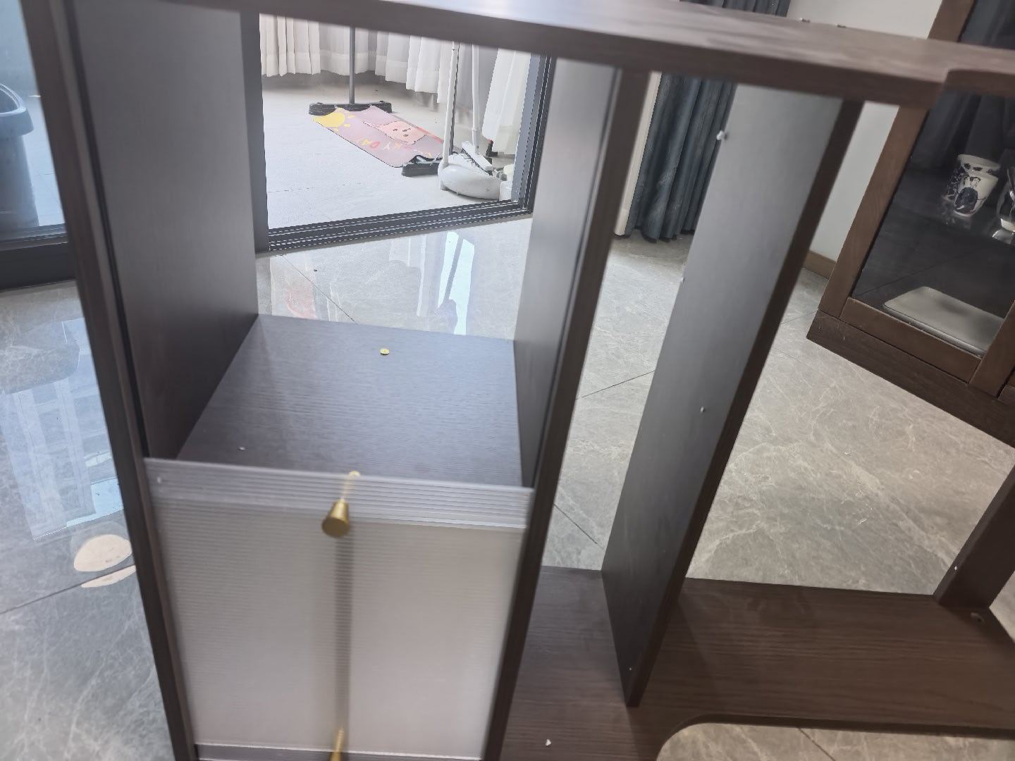 上面拼好了，休息一下拼下柜