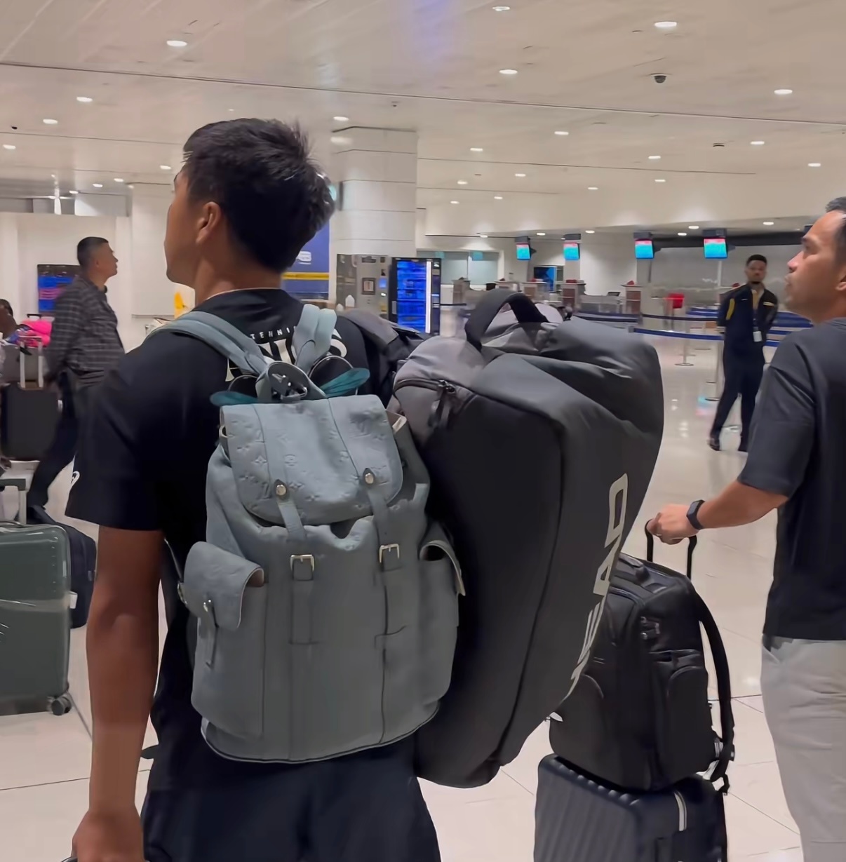 网球运动员孙发京、周易等人已经安全撤离迪拜其实迪拜已经陆陆续续恢复了一些航班了…