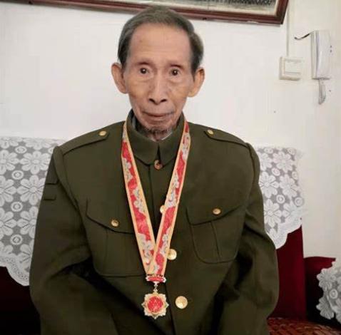 1956年，中南大学学生王明健在毕业前一天，突然被两名没有任何军衔与职务的神秘军