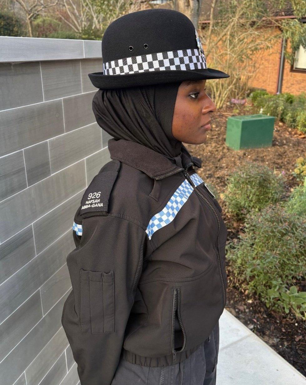 英国警察部队扩充的最新警种。

南评：不予置评，还是你们来评论吧。