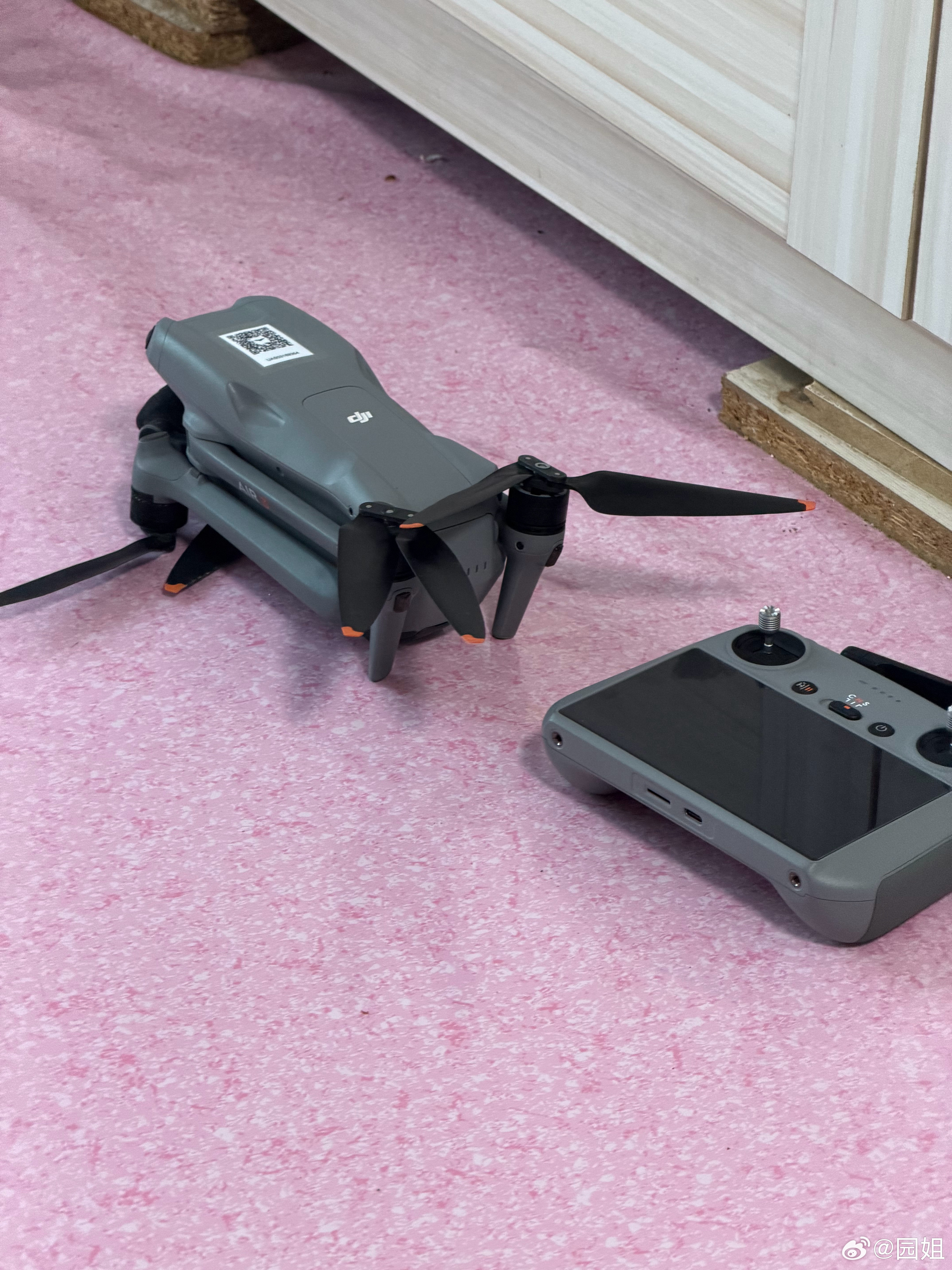 今天出来拍摄，温度零下29℃，无人机开始罢工了，电池温度低不干活