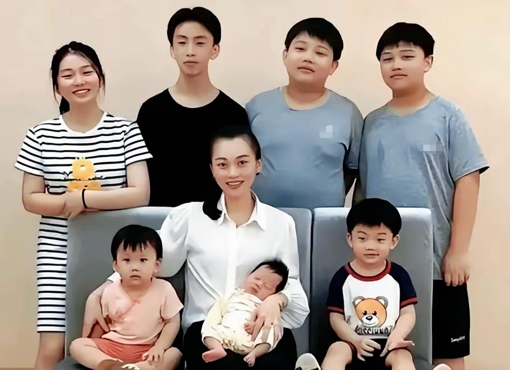 2006年，一个打工妹嫁给了一个北京大学的高材生，使劲给丈夫生孩子，连续要了7个