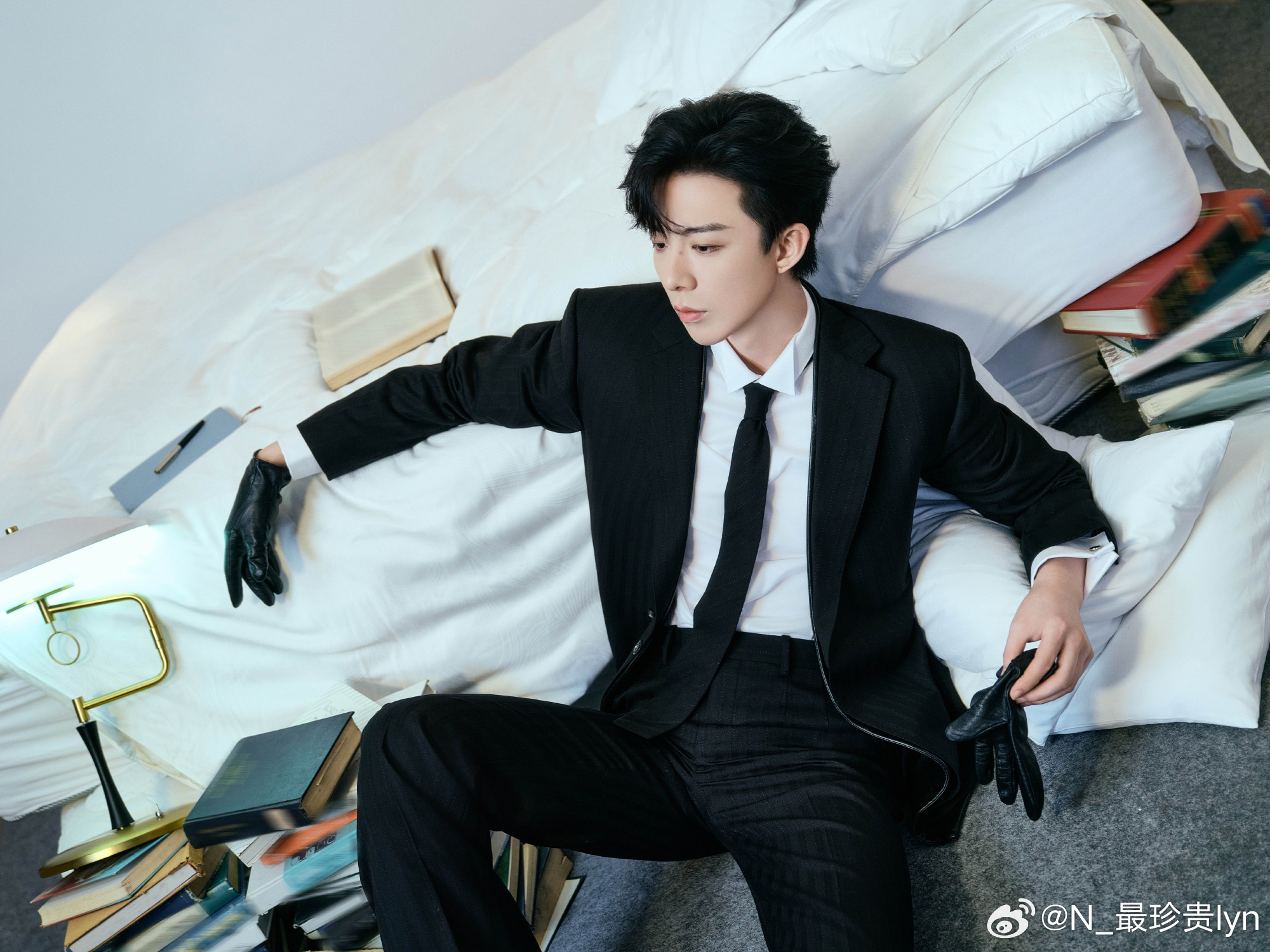 摩登兄弟[超话]17 一见倾心，再无二意。世人逐三春景，我却在四季里守你，五内萦