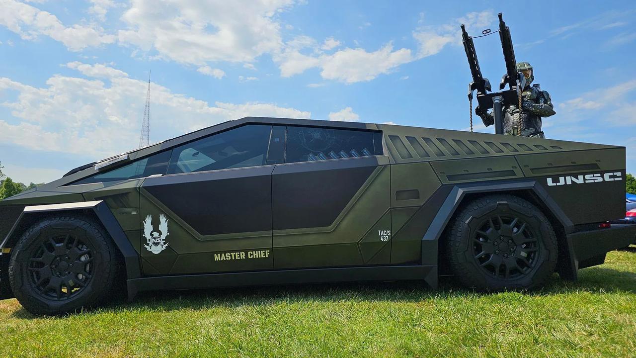 马斯克的新皮卡科幻感十足[白眼]#还得是马斯克# #神秘车型现身#