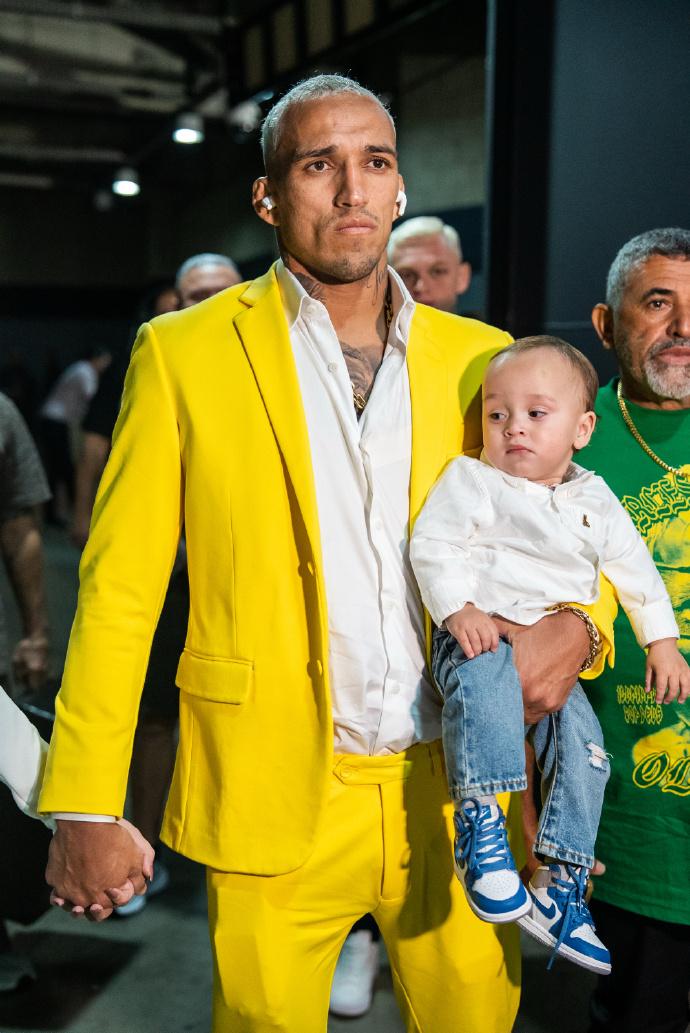 的绝对主角，查尔斯-奥利维拉到场！