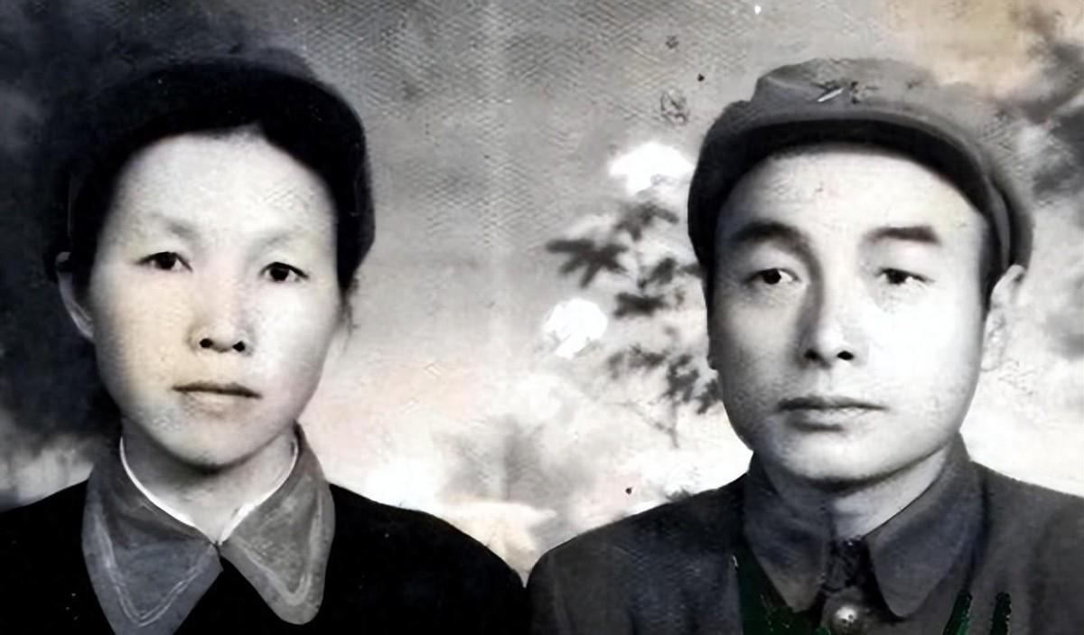 一位开国少将在负伤住院治疗时，护士因觉得他非常眼熟便主动询问，竟发现他竟是自己结