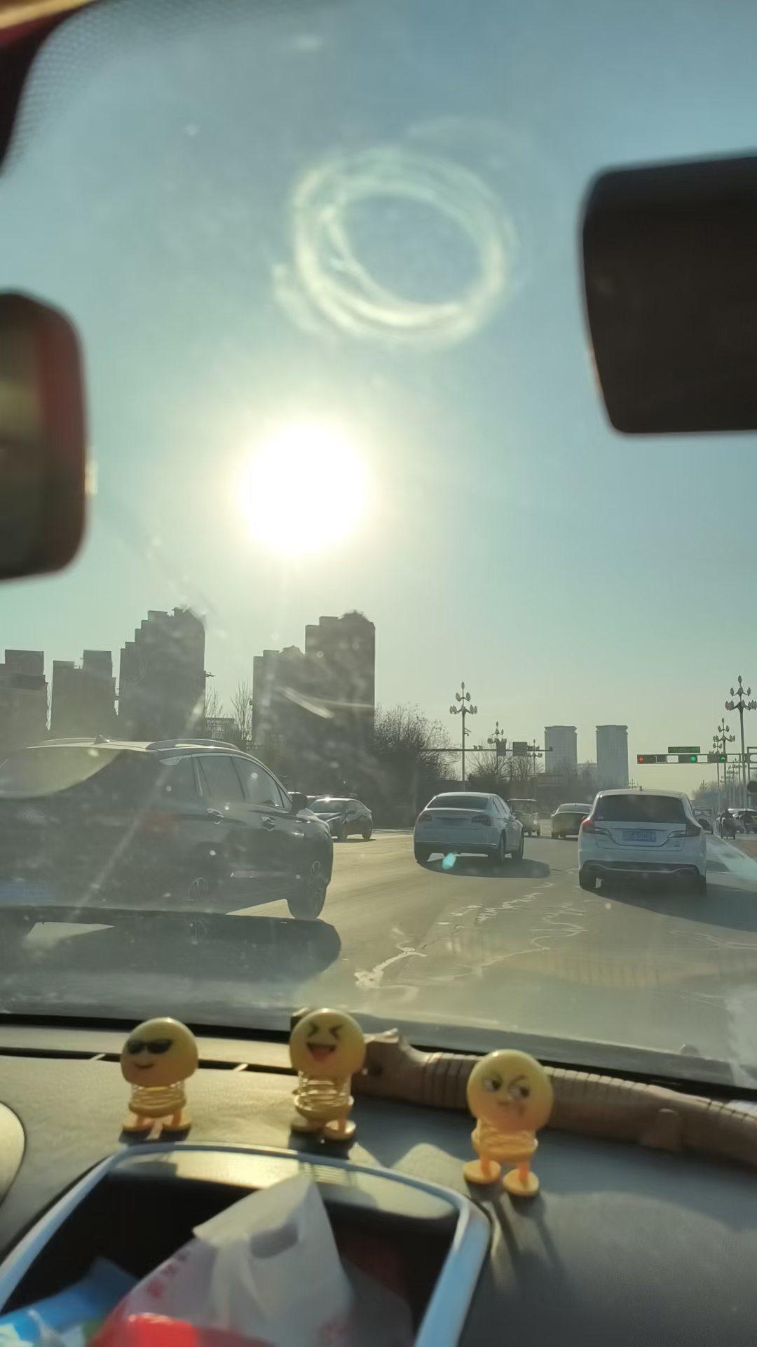 春日生活打卡季今天是个好日子，二月二龙抬头遇上春分节气，晴空万里，愿大家天天好心