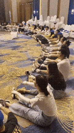 第一次这么近看到“服从性测试”