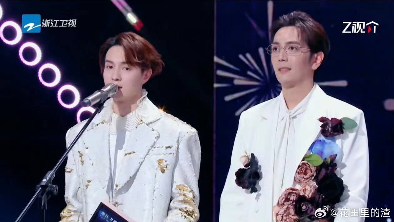 灼海豚双人乐队两个反骨仔灼海豚有歌发言说还是不服 用反骨对抗世俗眼光，以不服续写