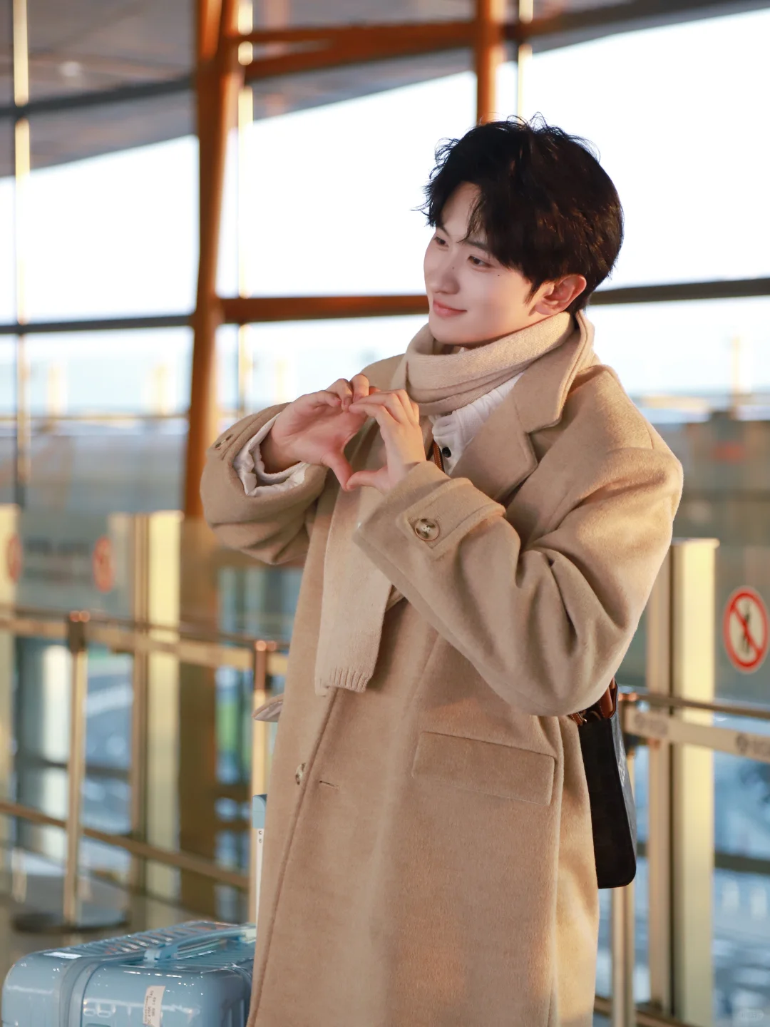 这是拍到了哪个团的小爱豆？