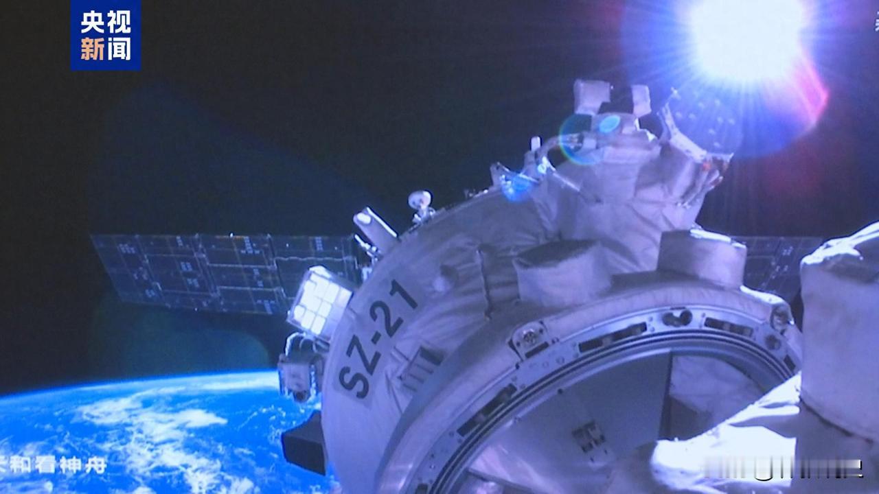 神二十乘组踏上回家之旅！神二十一载人飞船顺利撤离空间站组合体。[听歌]

北京时