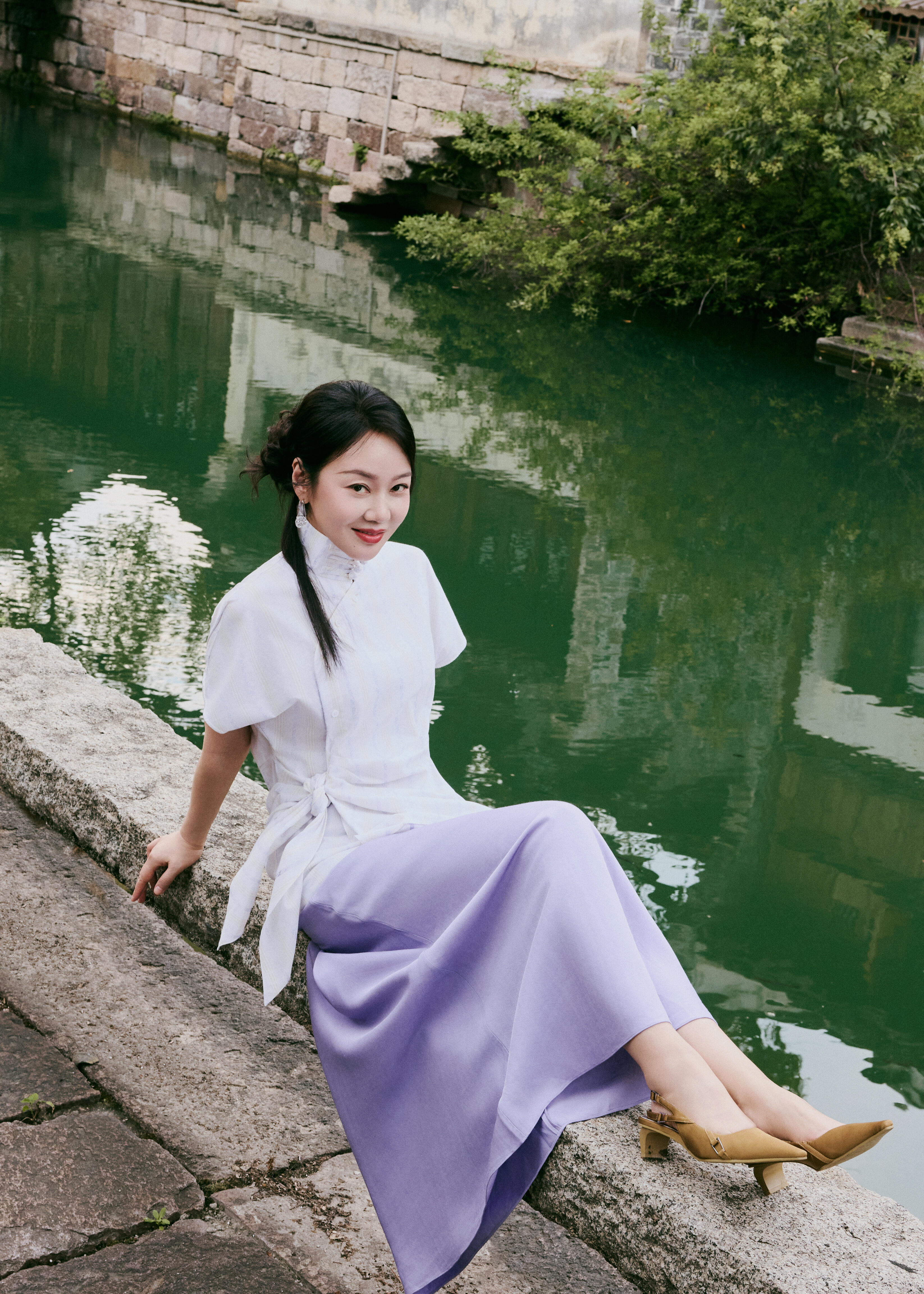 闫妮主流奖履历闫妮个人奖项实绩 主流奖满贯在手，闫妮还是那个一演戏就发光的女人。