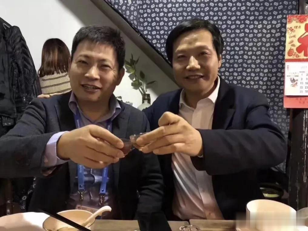 5G专利投票时小米投给了华为
发布会上小米大大方方放出华为5G专利数第一
在一起