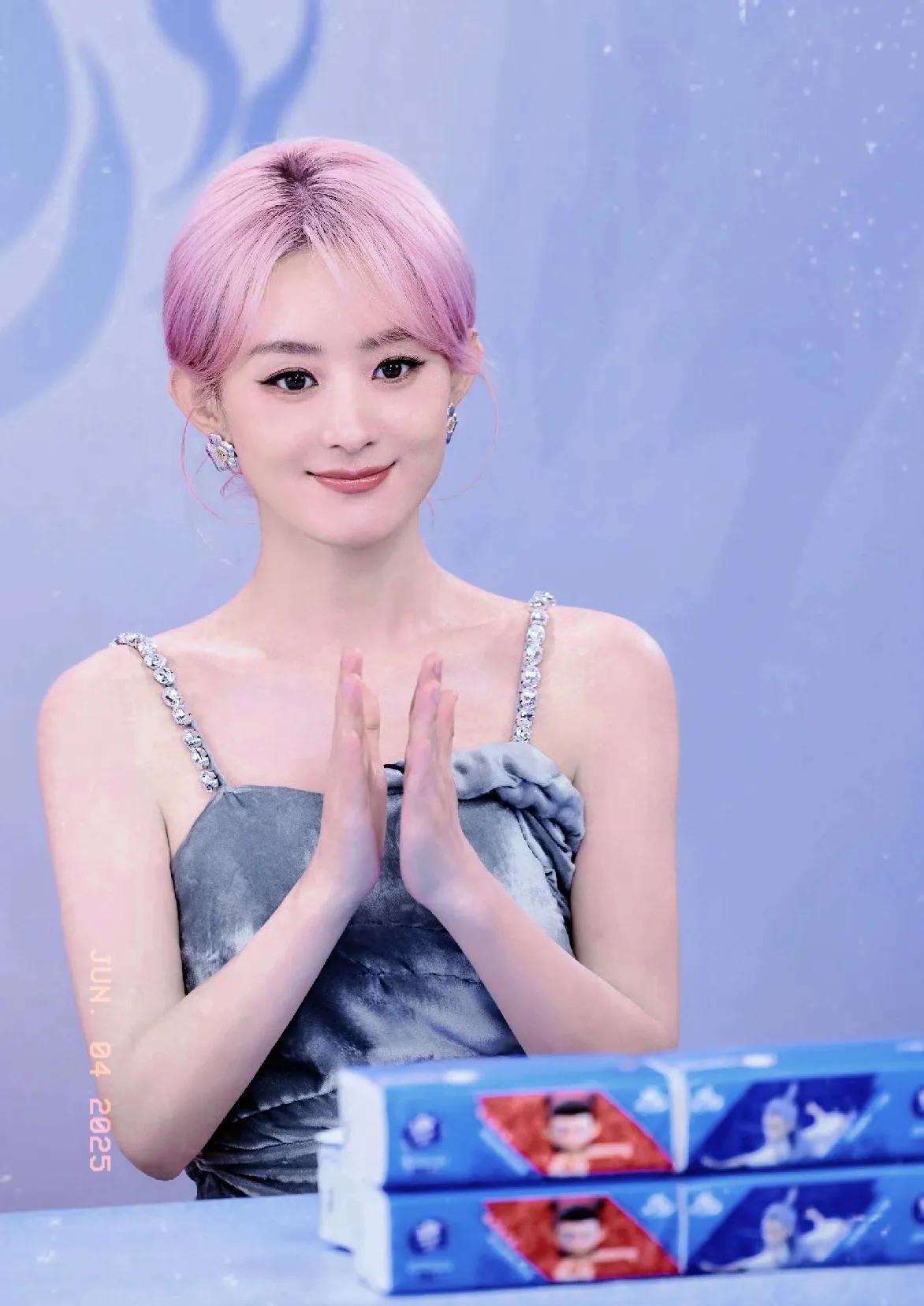 @赵丽颖 最新～女儿美不美[比心]