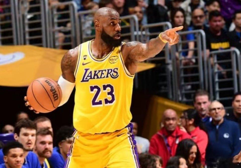 NBA常规赛继续进行，湖人主场105-99击败勇士，拿下3连胜，也报了本赛季首次