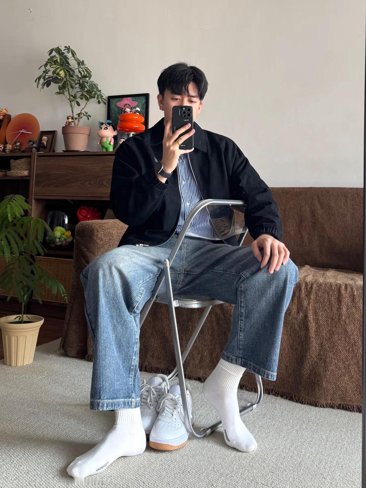 ⚫️🔵⚪️春季穿这身，兄弟说想直接扒走。我的春日穿搭look