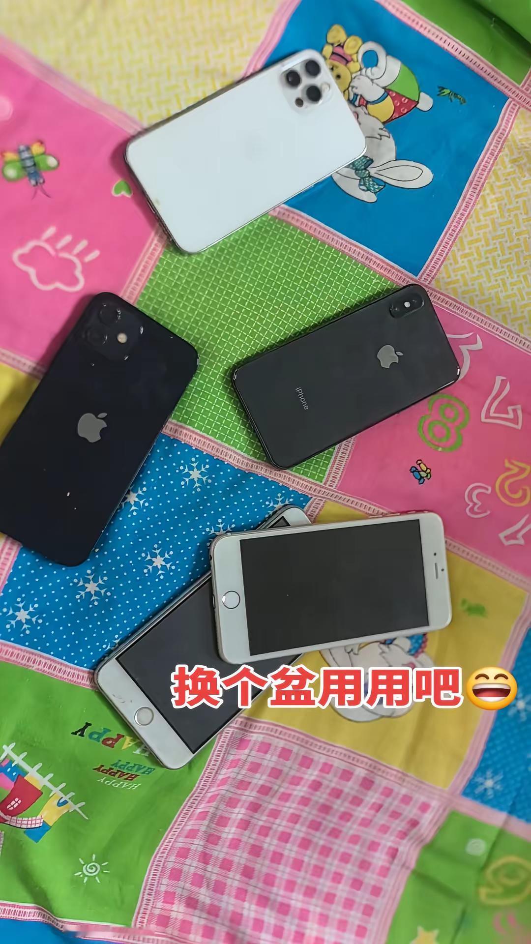 一堆旧手机 家里的旧手机