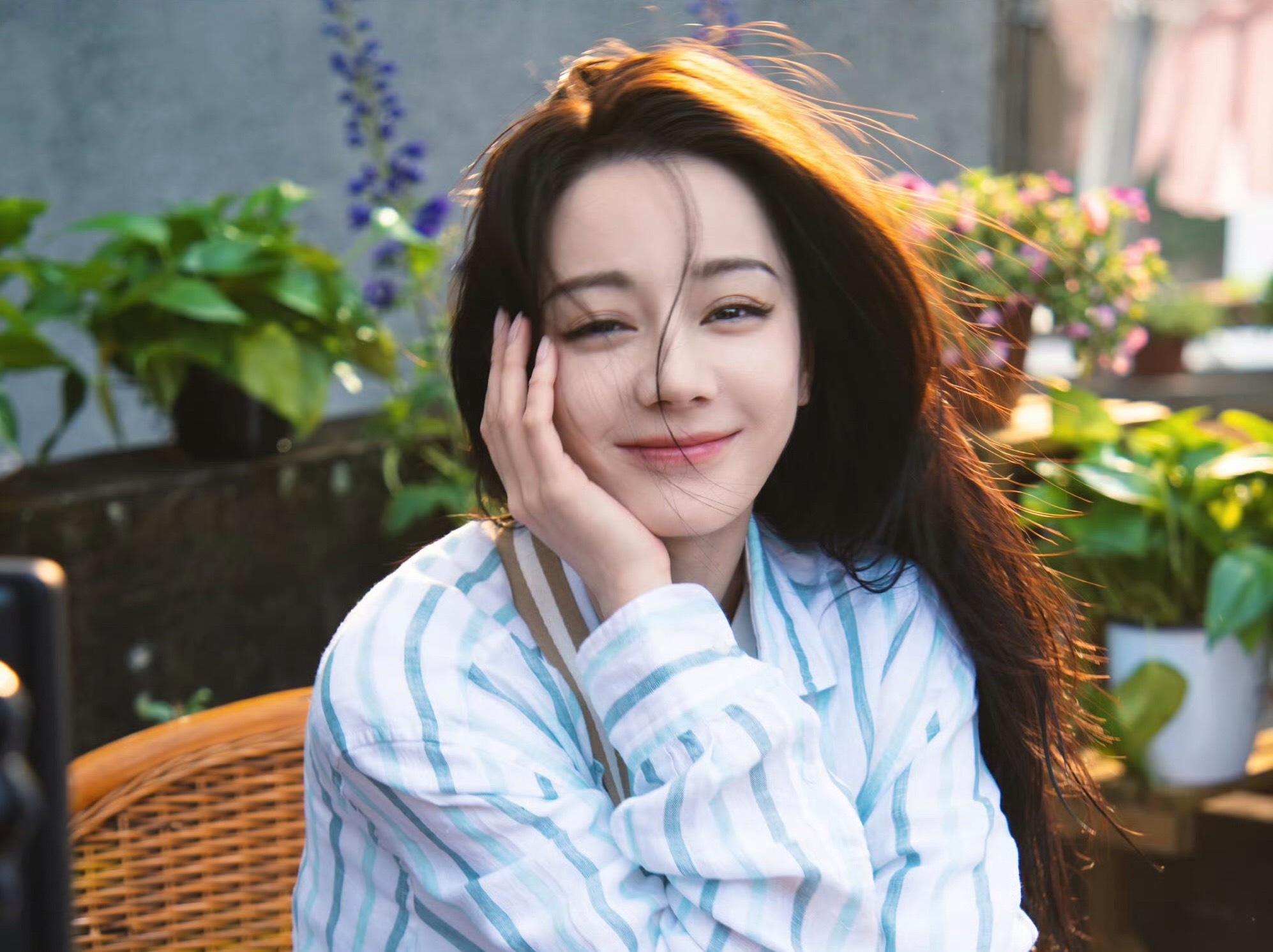 微博之夜投票又让巴粉大出圈，热巴女顶名副其实，实至名归！十年了，迪丽热巴依旧长红