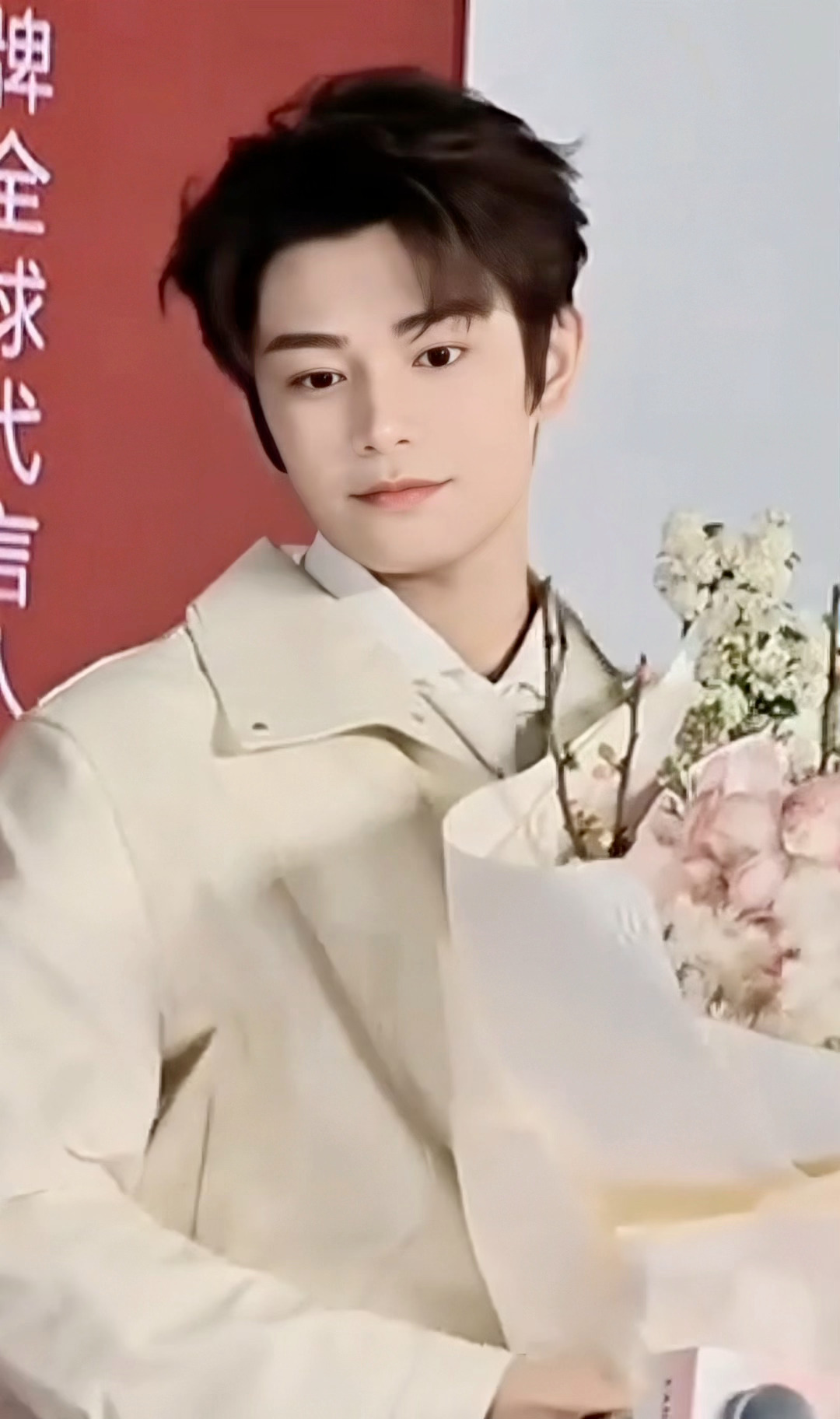 这个像翻白眼的小表情太妙了太妙了太妙了，我亲死他 ​​​