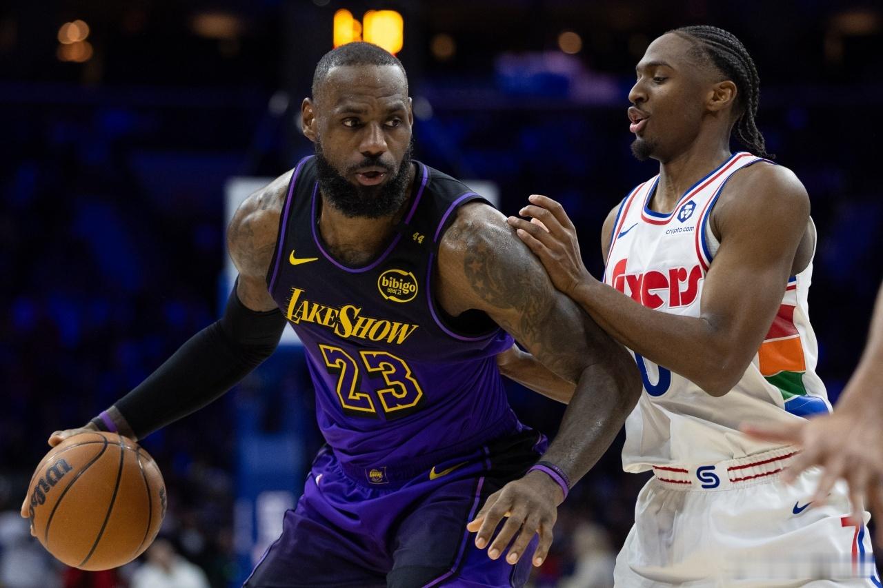 76人詹姆斯佩顿领袖NBA佩顿：76人队友会足够尊重詹姆斯，把球交到他手上看他调