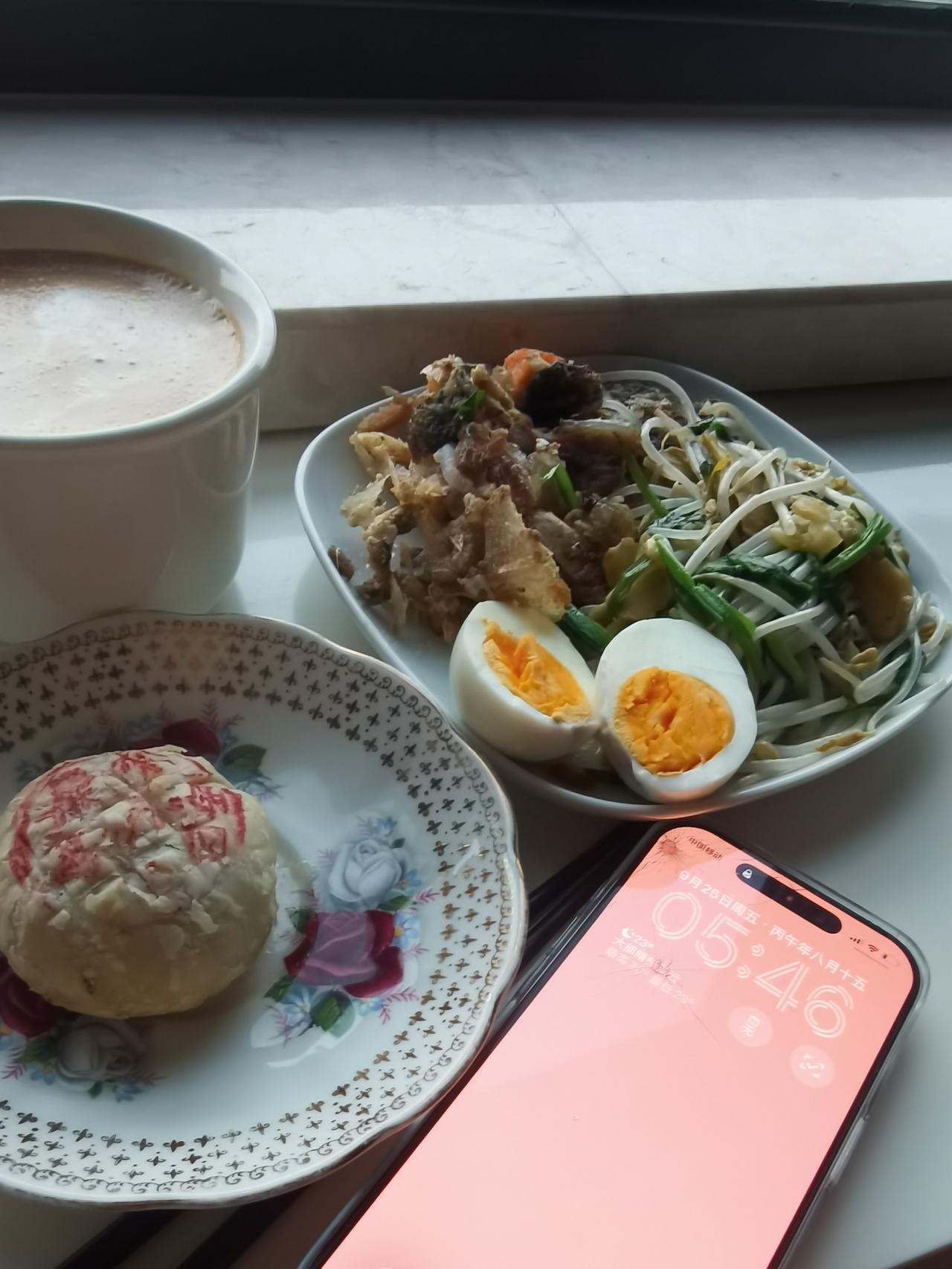 独居老人的蛋白质早餐

中秋快乐！祝网上的朋友们节日快乐，阖家团圆。

今日早餐