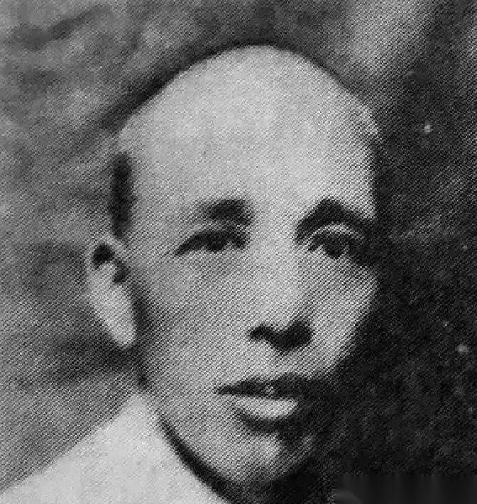 1955年，云南一个妇科医生跟人吵架，脱口而出自己原来当过红军军长。
这么震耳朵
