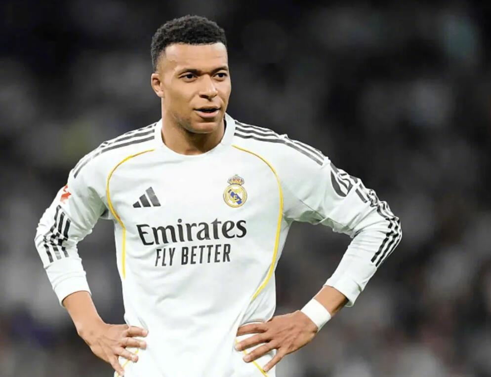 据《马卡电台》的消息，记者劳尔-瓦雷拉在《La Tribu》的评论文章中，将焦点