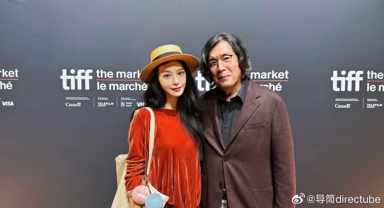 🧊🧊与李沧东导演在多伦多电影节 合影 ​​​