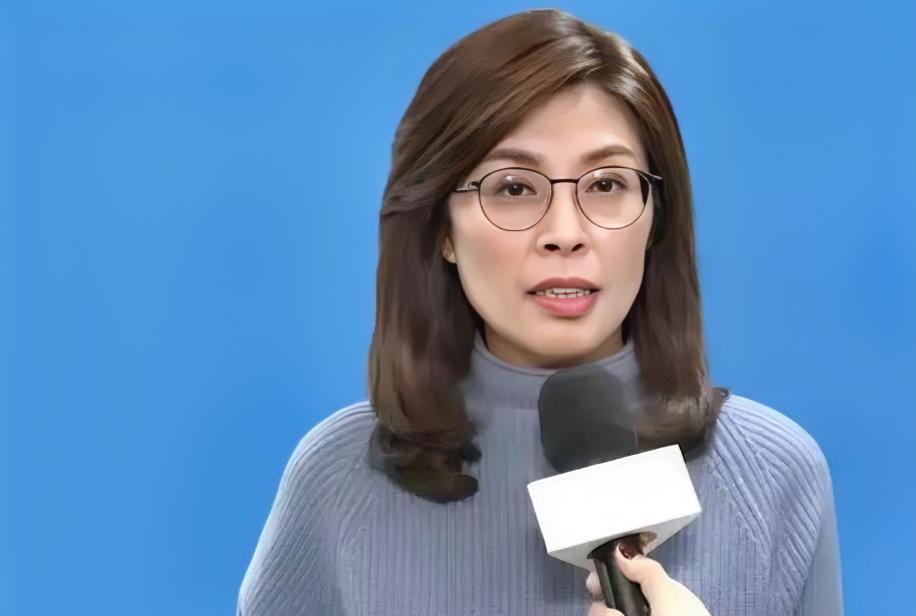 国民党新上来个主席郑丽文，都这个时候了，国民党可以说是日薄西山了，她一上来还是开