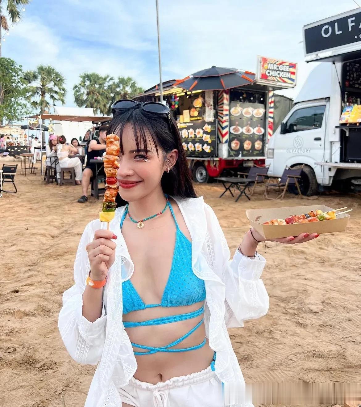 现在哪里都有音乐节，泰国的音乐节感觉比较轻松，这个普吉岛Longlay海滩的音乐