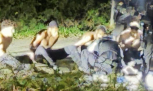 英国农民为美军立功了！凌晨发现3辆可疑车辆靠近美军基地，及时报警阻止一场潜在危机