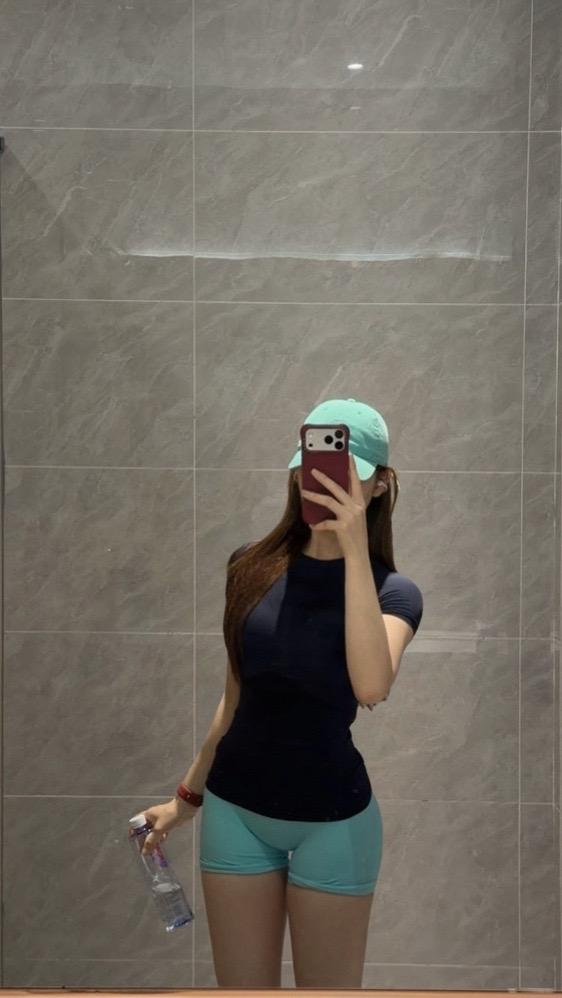 没人可以定义你的价值 除非你认同了他的标尺健身日常 夏日穿搭