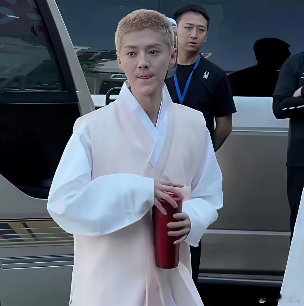面相不会骗人，鹿晗现在确实不一样了。恢复单身以后，事业心起来了，状态整个都回来了